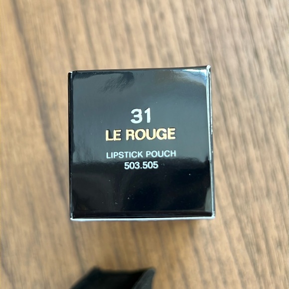 New CHANEL Le Rouge Lipstick Pouch - Picture 7 of 9
